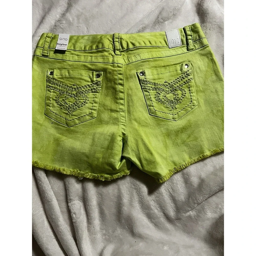 Maurices Women's Neon Green Jean Shorts Frayed Jewel Size 3/4 REG‎ Cut-offs NWT
